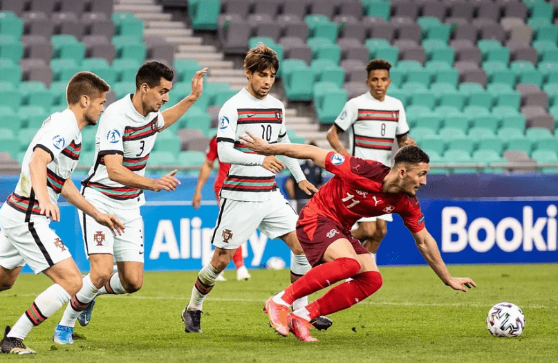 开云体育登录入口-荷兰瑞士胶着战斗，错失取胜机会的简单介绍