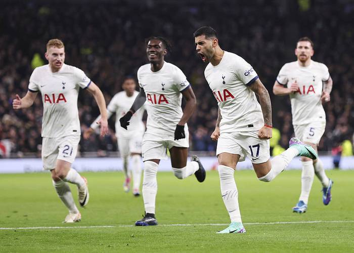 开云体育官网-包含法兰克福球员表现出色，以出色实力赢得比赛的词条