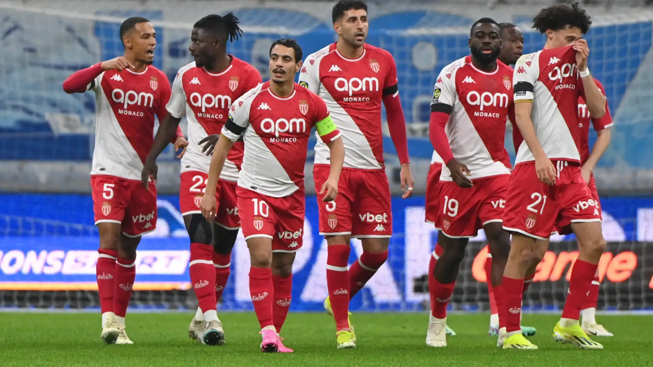 包含摩纳哥连胜稳固竞争对手，实力逐渐提升的词条