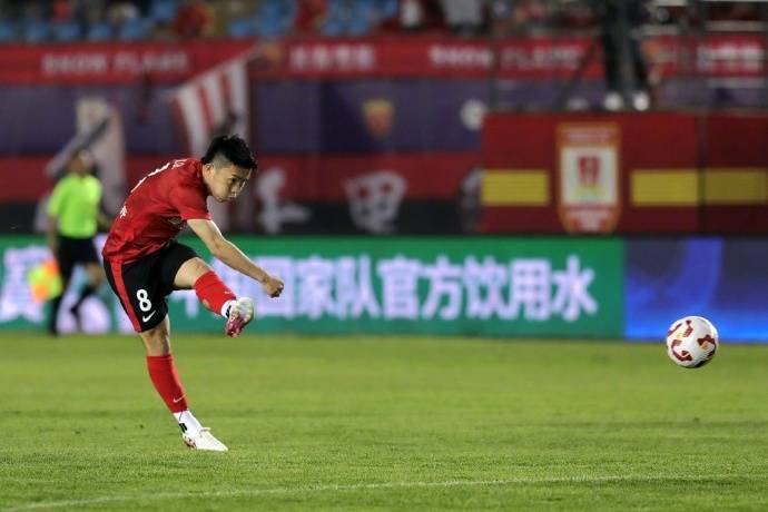 开云体育亚洲官网-中超球队前方艰险，战术调整提高适应能力